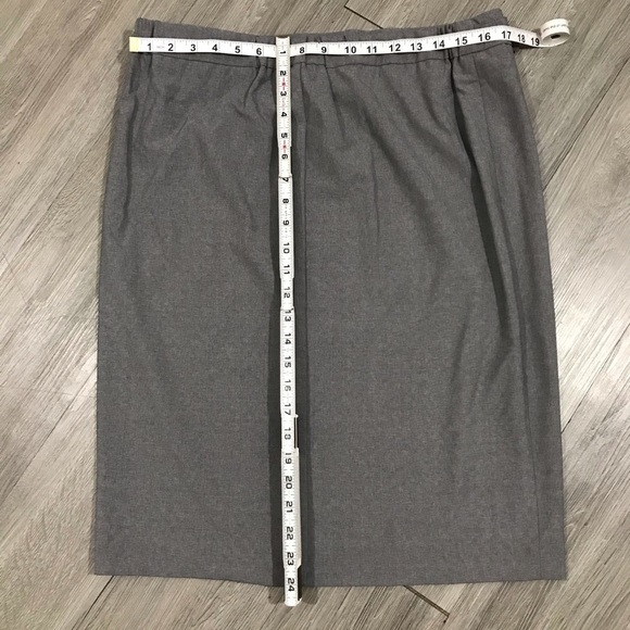 Mimi Maternity Gray Adjustable Waist Skirt - Picture 5 of 5